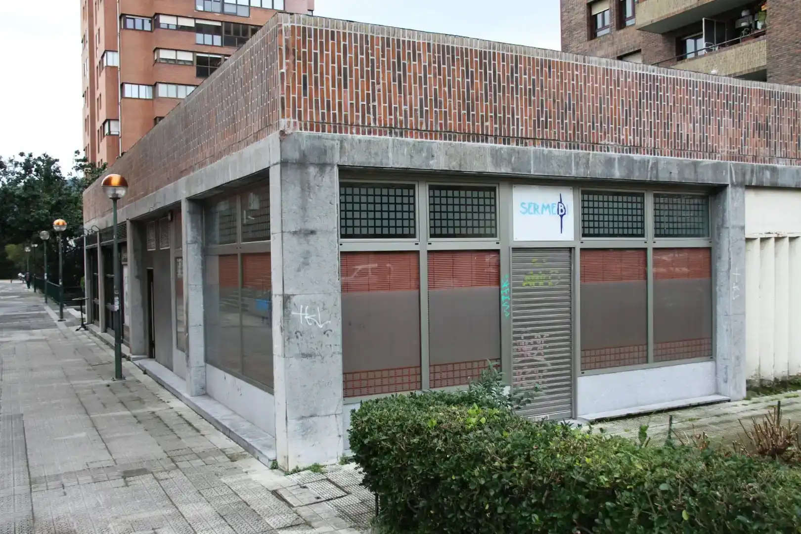 Außenansicht von Geschaftsraum zum Verkauf in Bilbao  mit Klimaanlage