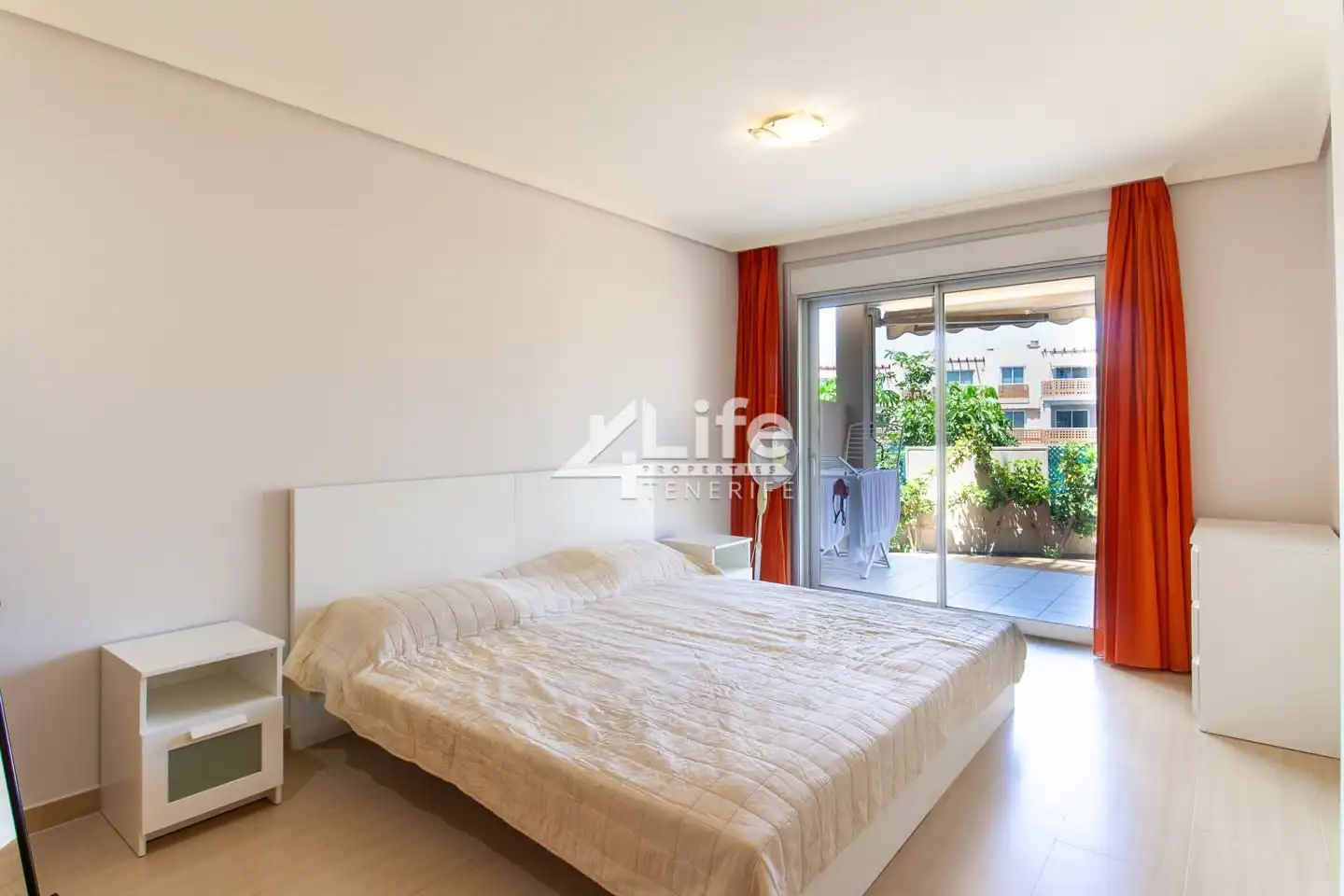 Dormitori de Planta baixa en venda en Granadilla de Abona amb Aire condicionat, Jardí privat i Terrassa