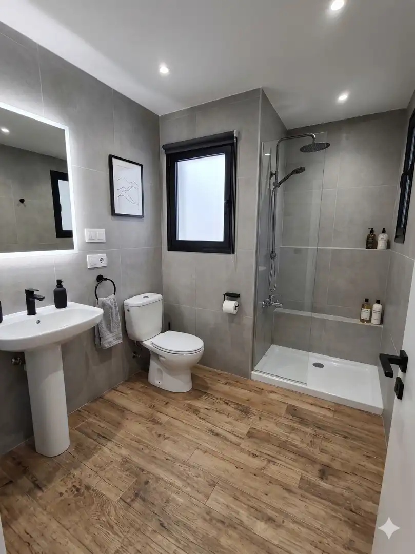 Bathroom of Flat for sale in Santa Cruz de Tenerife