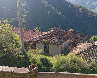Vista exterior de Casa o xalet en venda en Quirós amb Balcó