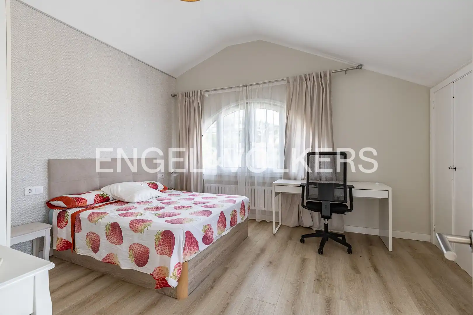 Dormitori de Casa o xalet de lloguer en Sant Cugat del Vallès amb Aire condicionat, Calefacció i Jardí privat