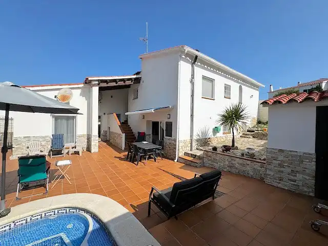 Vista exterior de Casa o chalet en venta en L'Escala con Aire acondicionado, Calefacción y Jardín privado