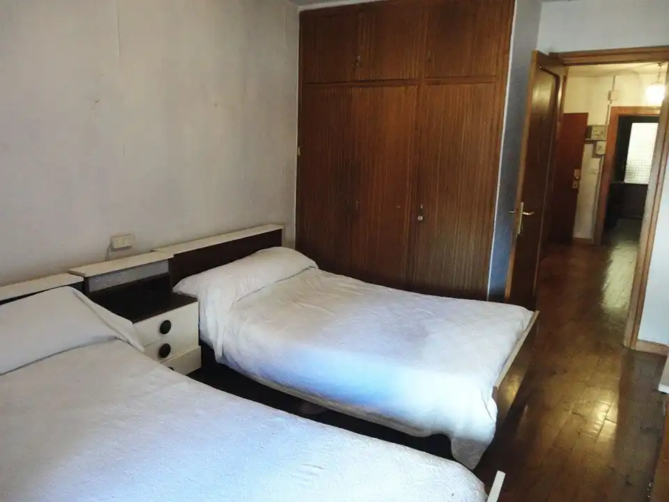Habitación de Edificio en venta en Salas de los Infantes