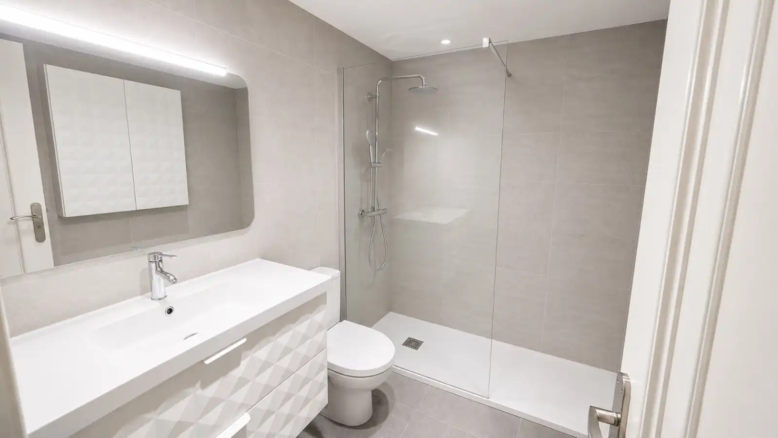 Bathroom of Apartments for sale in Altea