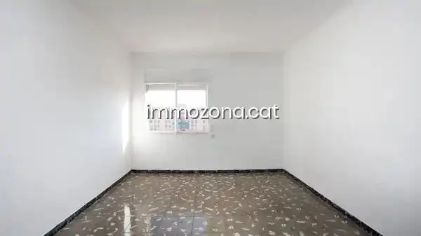 Dormitori de Apartament en venda en Girona
