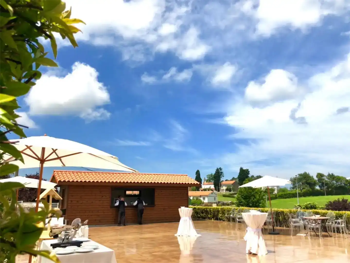 Terrasse von Geschaftsraum zum Verkauf in Gozón mit Klimaanlage, Parkett und Möbliert