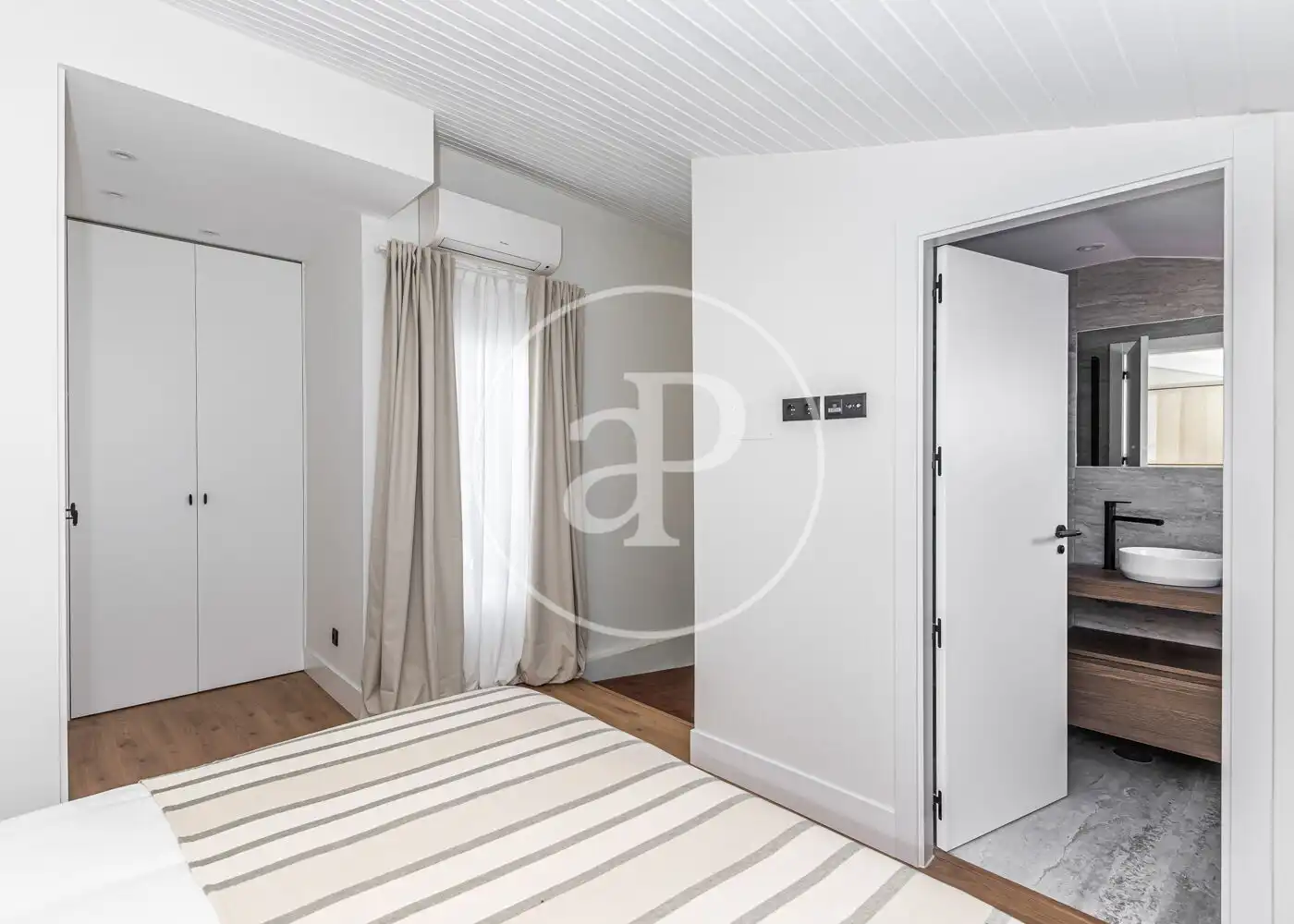 Habitación de Piso en venta en Madrid con Aire acondicionado, Calefacción y Terraza