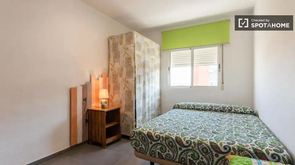 Room in Ciutat Fallera