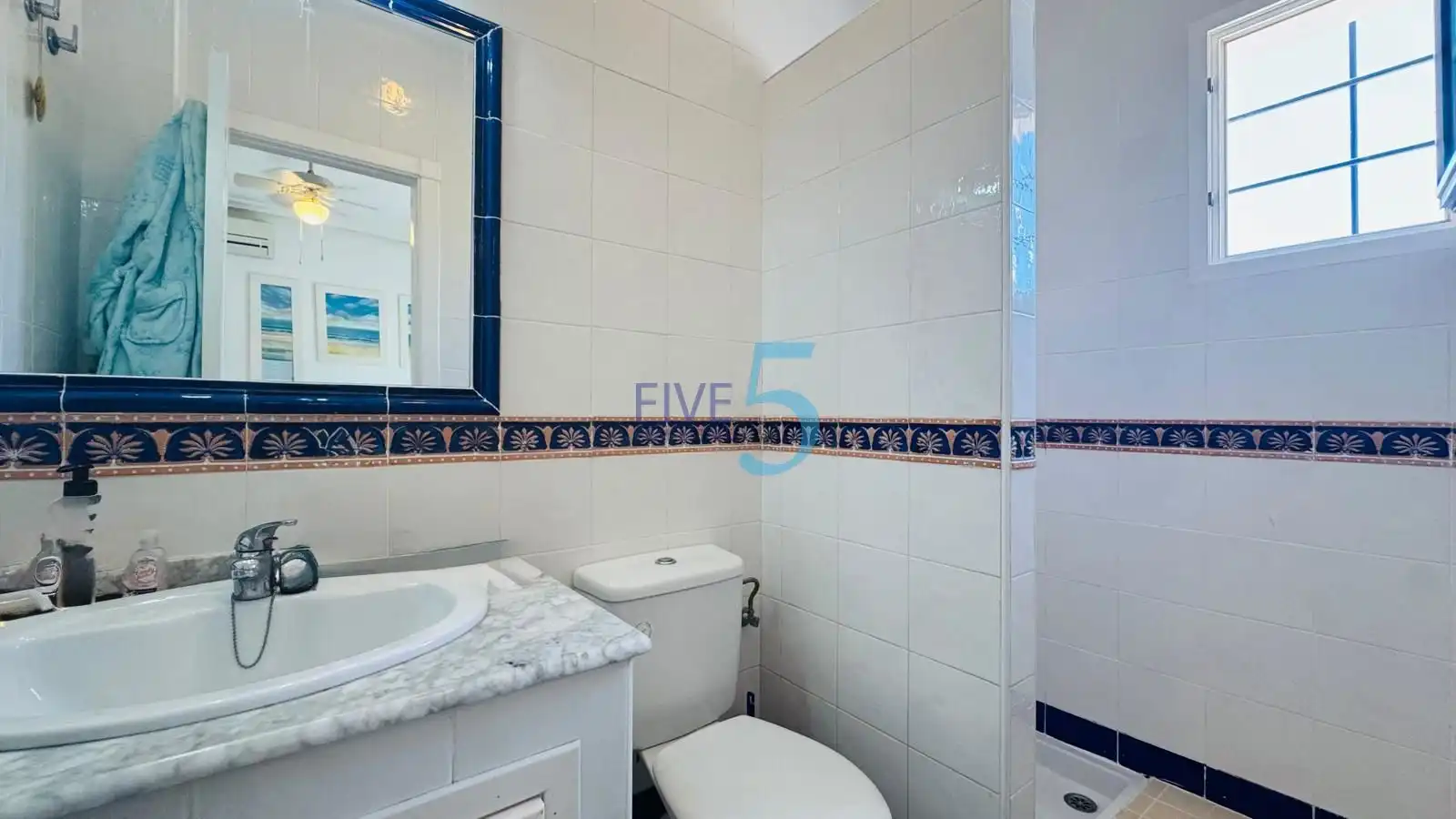 Badezimmer von Wohnung zum Verkauf in Orihuela mit Klimaanlage, Terrasse und Schwimmbad