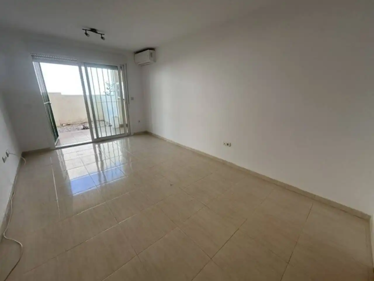 Flat for sale in Roquetas de Mar  with Air Conditioner, Terrace and Community pool