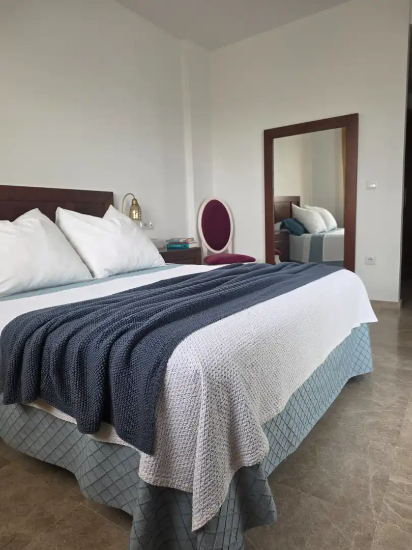 Habitación de Casa adosada en venta en Utrera con Aire acondicionado, Jardín privado y Terraza