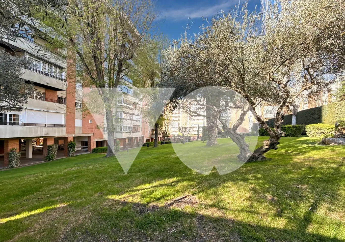 Vista exterior de Pis en venda en Madrid amb Calefacció, Parquet i Terrassa