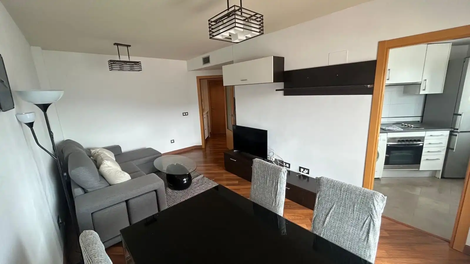 Sala d'estar de Pis de lloguer en Algeciras amb Aire condicionat i Piscina comunitària