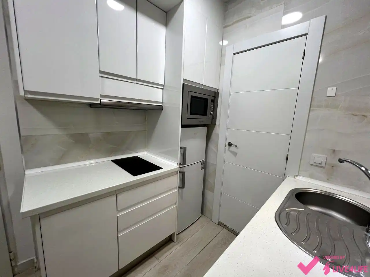 Study for rent in De Leganitos, Palacio