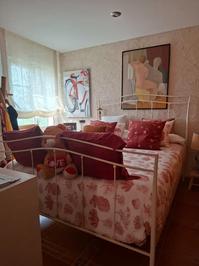 Habitación de Apartamento de alquiler en Pineda de Mar con Aire acondicionado, Amueblado y Horno