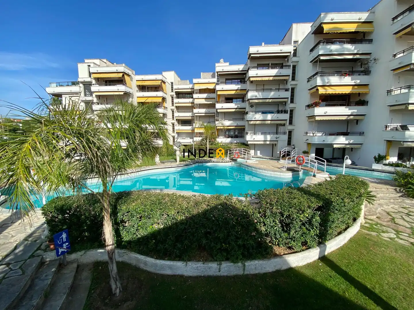 Piscina de Dúplex de alquiler en Sitges con Aire acondicionado, Terraza y Amueblado