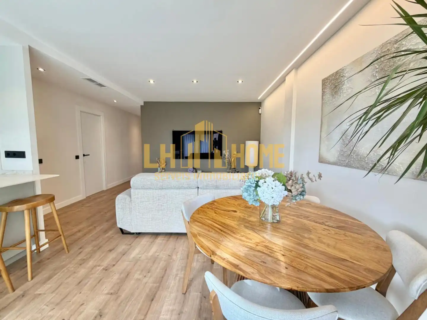 Sala d'estar de Àtic en venda en L'Hospitalet de Llobregat amb Aire condicionat, Calefacció i Parquet
