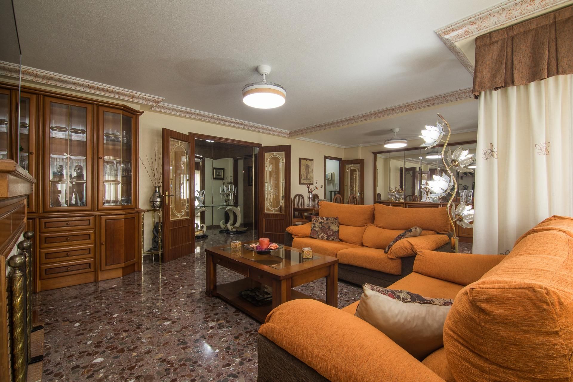 Sala d'estar de Pis en venda en Elche / Elx amb Balcó