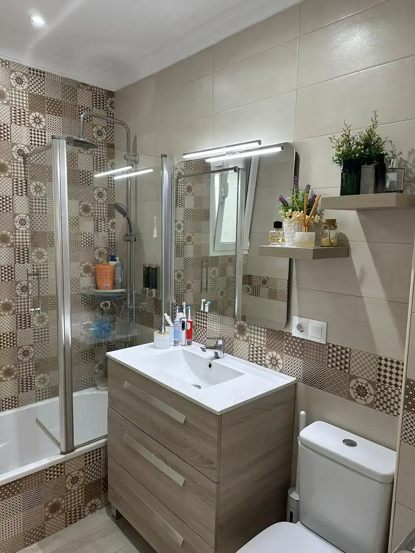 Baño de Piso en venta en Marbella con Aire acondicionado, Calefacción y Terraza