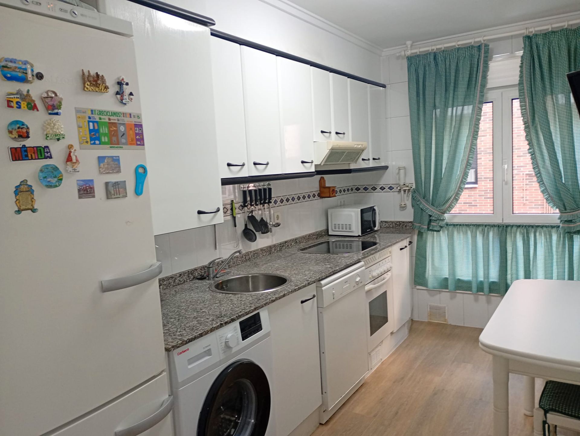 Kitchen of Flat to rent in Gijón   with Heating and Furnished