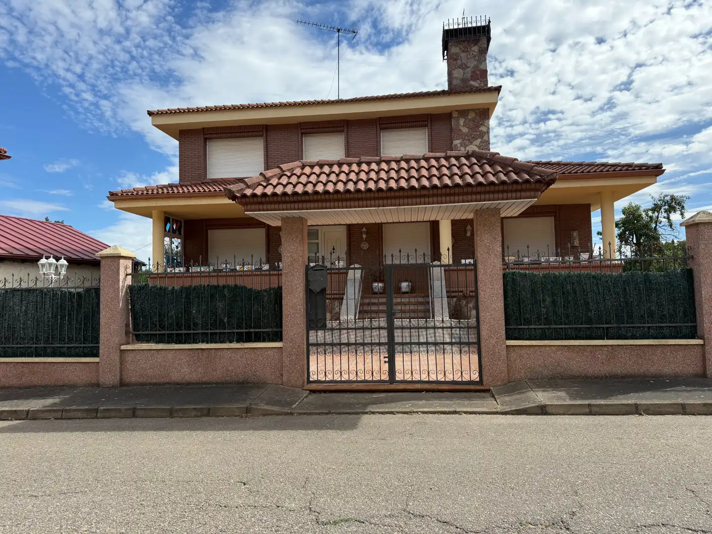 Vista exterior de Casa o xalet en venda en Llamas de la Ribera amb Calefacció, Jardí privat i Parquet