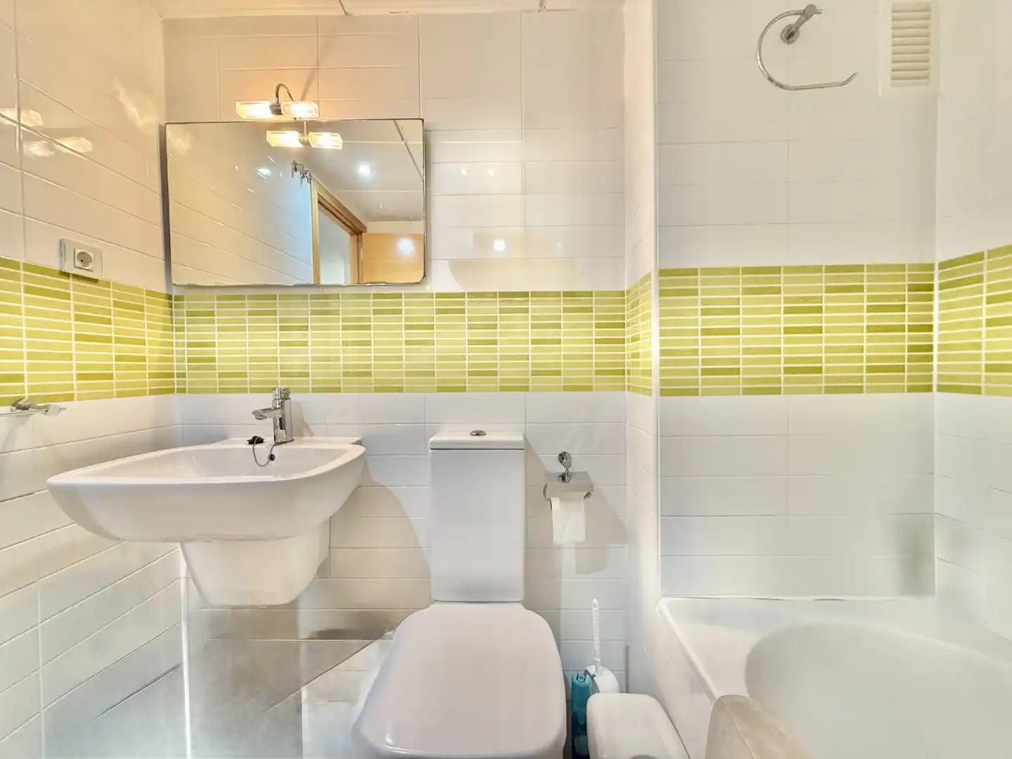 Baño de Ático en venta en La Manga del Mar Menor con Aire acondicionado, Terraza y Trastero