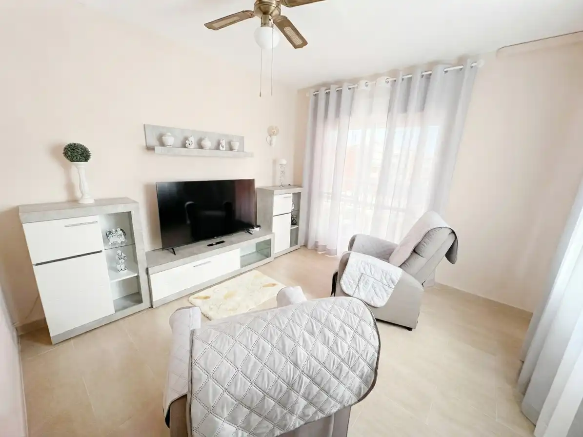 Sala d'estar de Pis en venda en Estepona amb Terrassa, Moblat i Forn