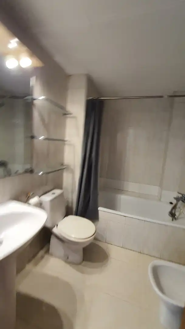 Bany de Apartament en venda en Vila-seca amb Terrassa i Piscina comunitària