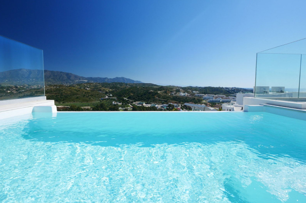 Piscina de Dúplex en venda en Mijas amb Aire condicionat, Terrassa i Moblat