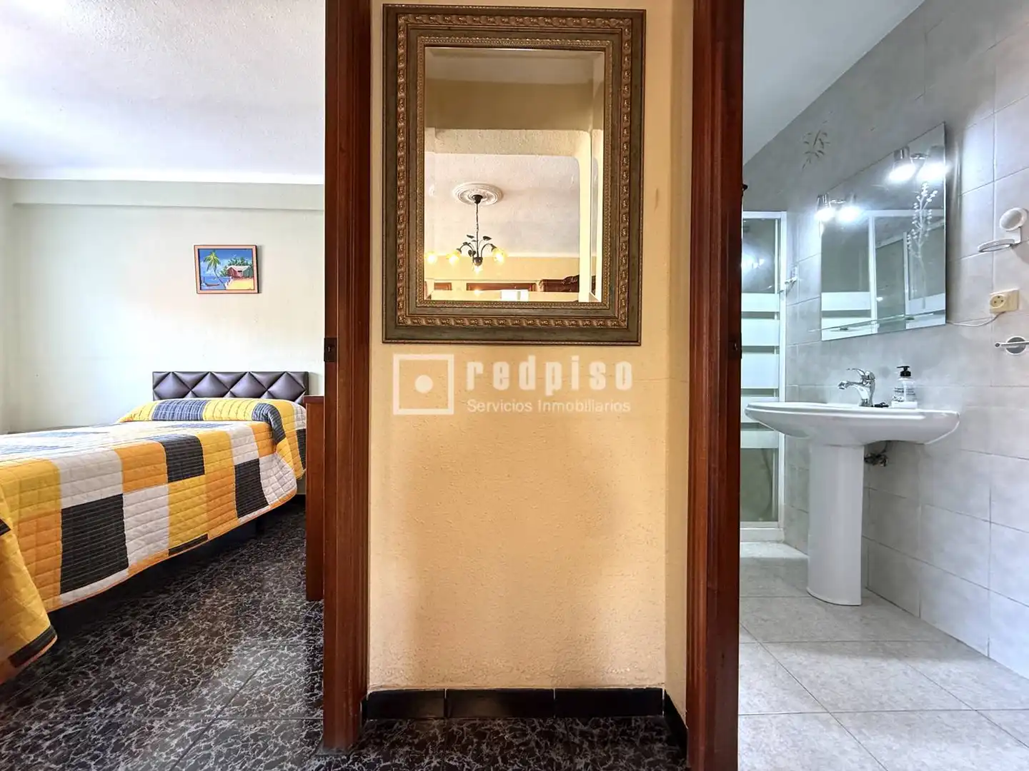 Flat for sale in Málaga  with Air Conditioner, Terrace and Alarm