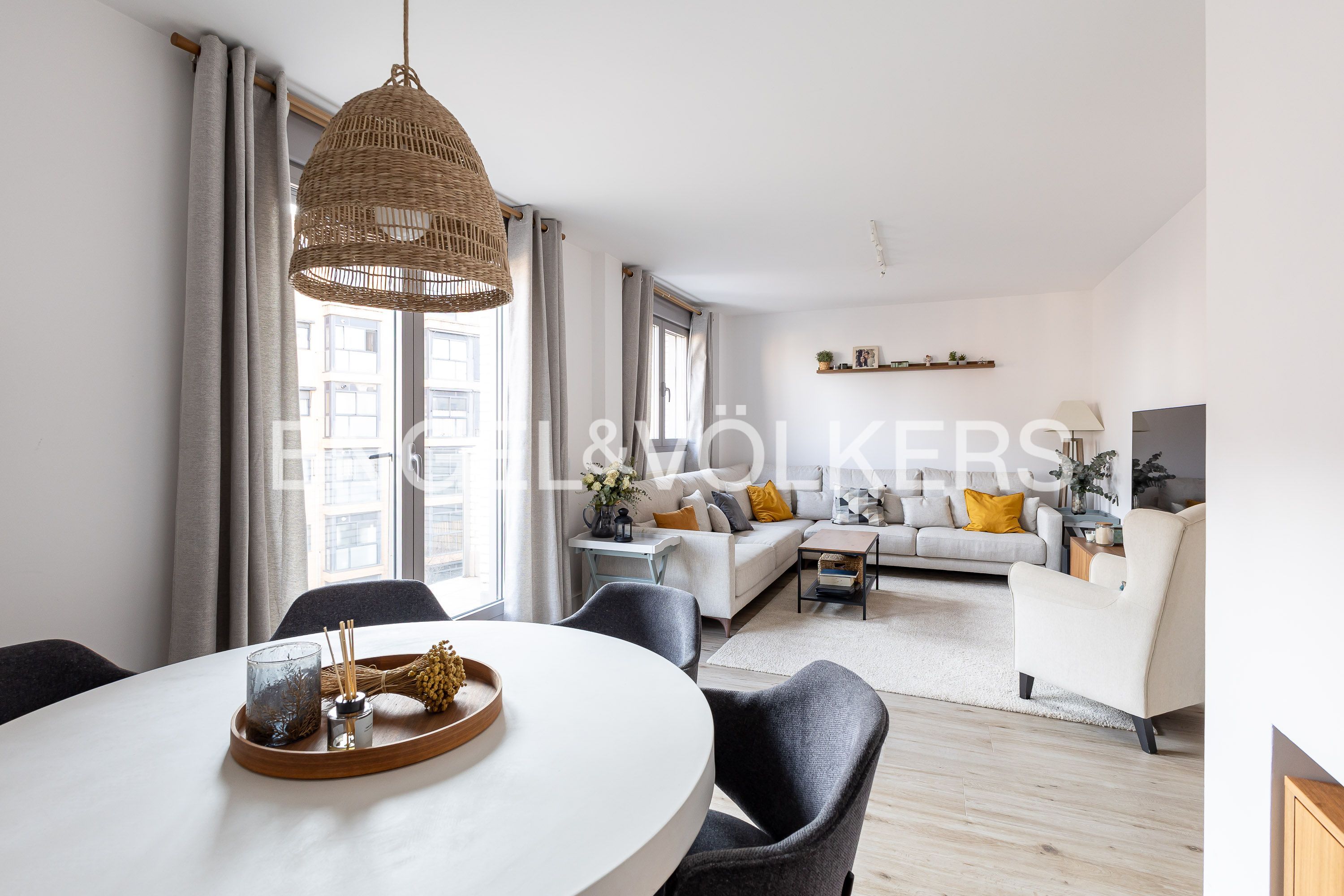 Exterior view of Attic for sale in  Madrid Capital  with Air Conditioner, Heating and Private garden