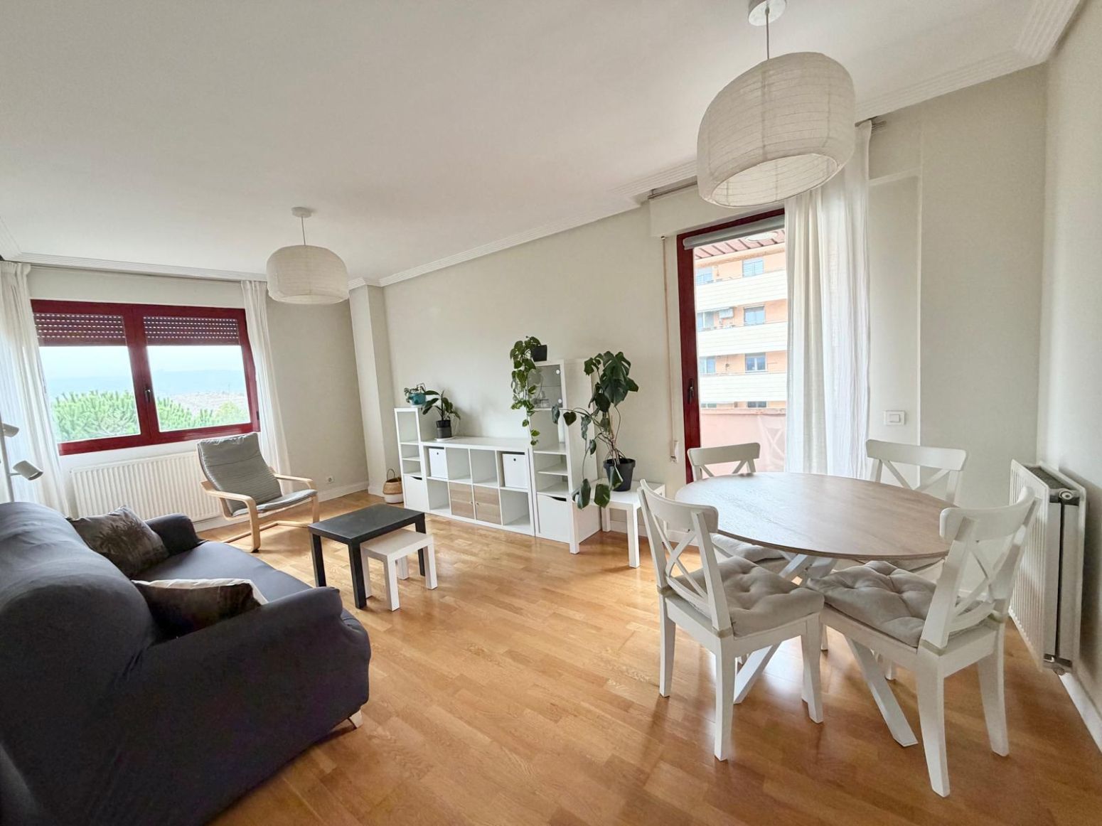 Sala de estar de Piso de alquiler en  Logroño con Calefacción, Jardín privado y Trastero