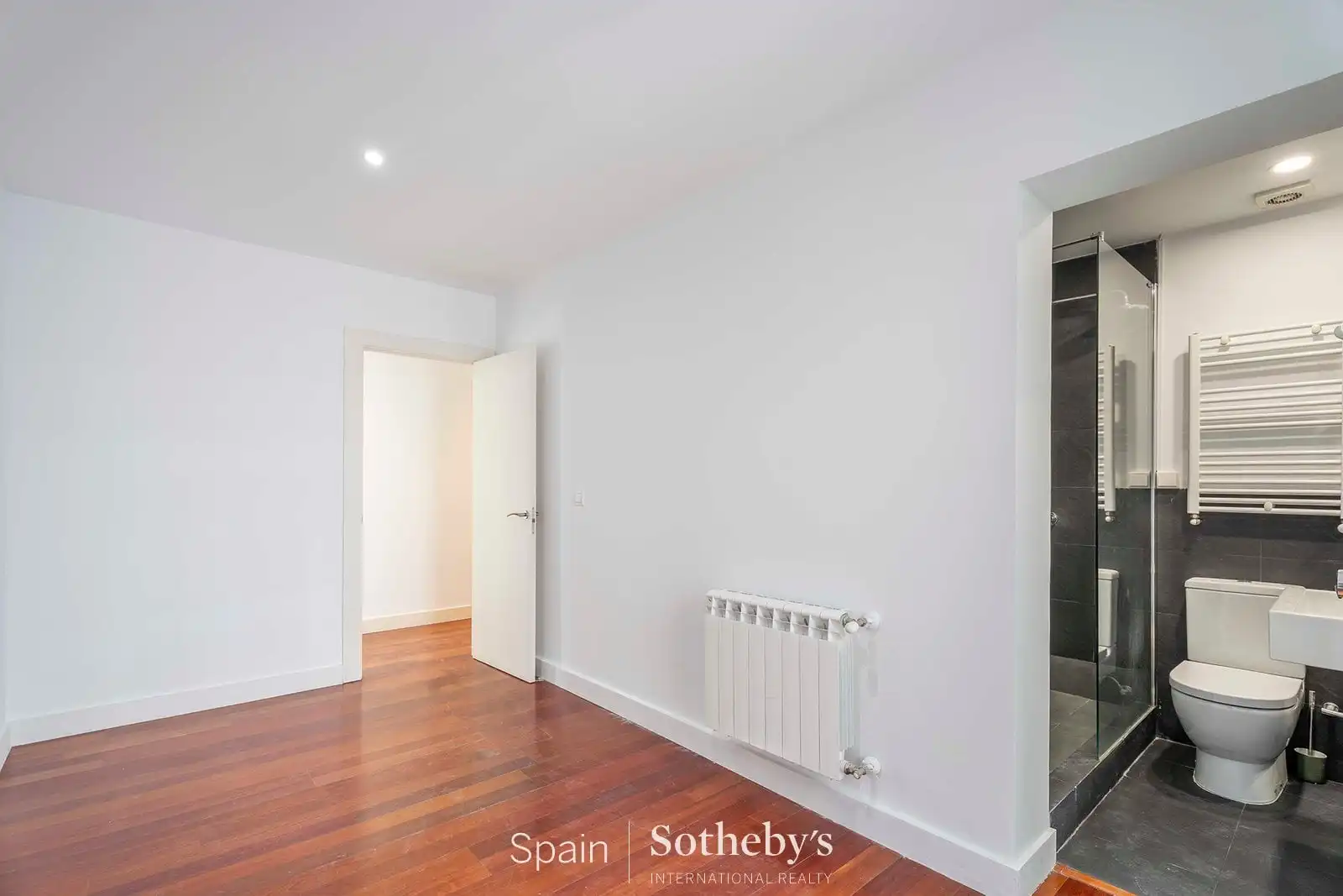 Apartament de lloguer a Plaza de Santa Bárbara, Justicia - Chueca
