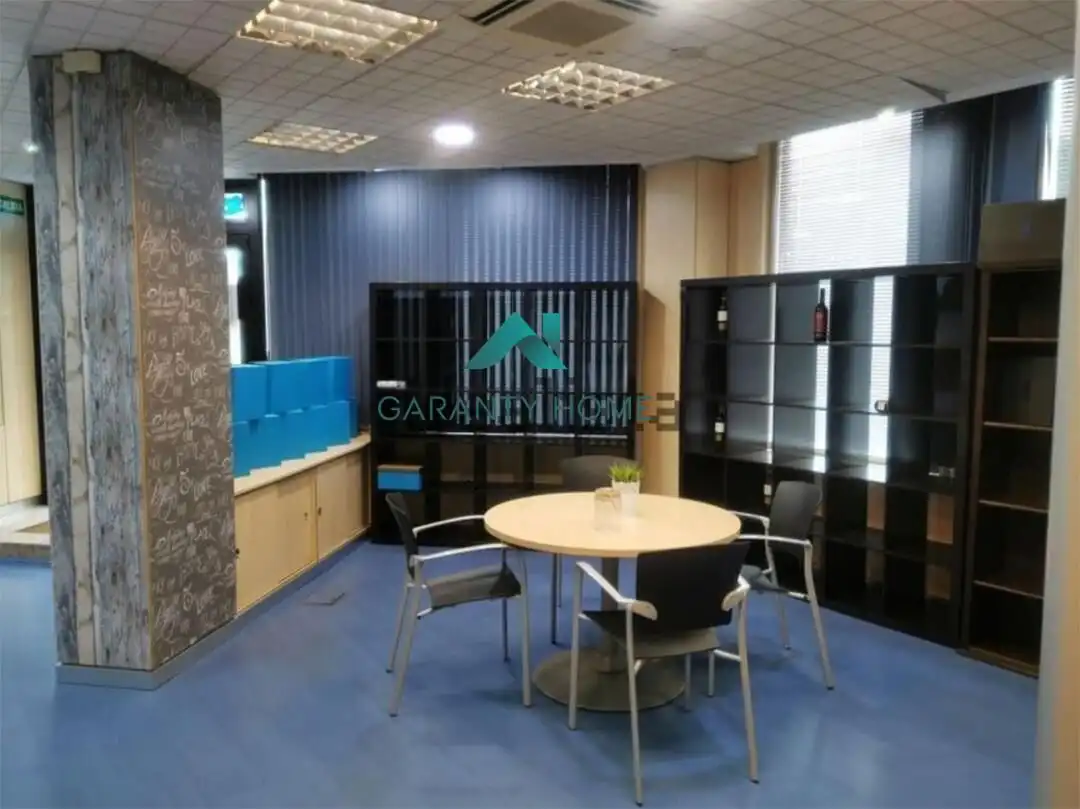Commercial properties for sale in Madrid  with Air Conditioner
