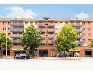 Vista exterior de Àtic en venda en Vic amb Calefacció, Parquet i Terrassa