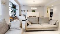 Living room of Flat for sale in  Logroño  with Air Conditioner, Heating and Parquet flooring
