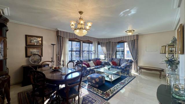 Piso en Venta en Miguel Angel Blanco en Santiago