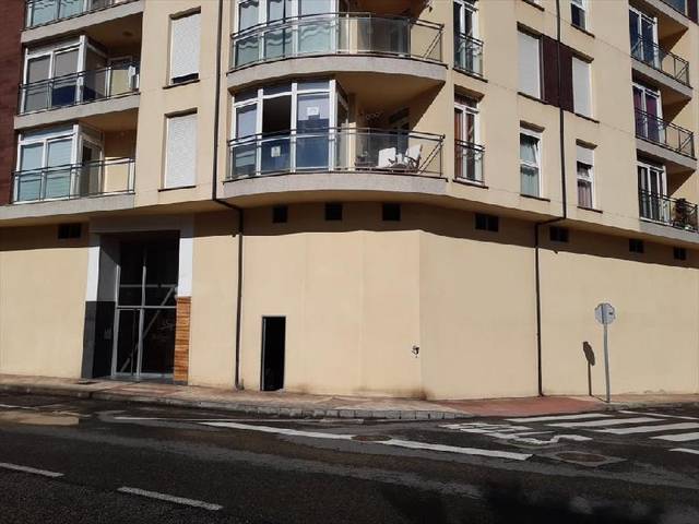 Local comercial en Alquiler en Cervo