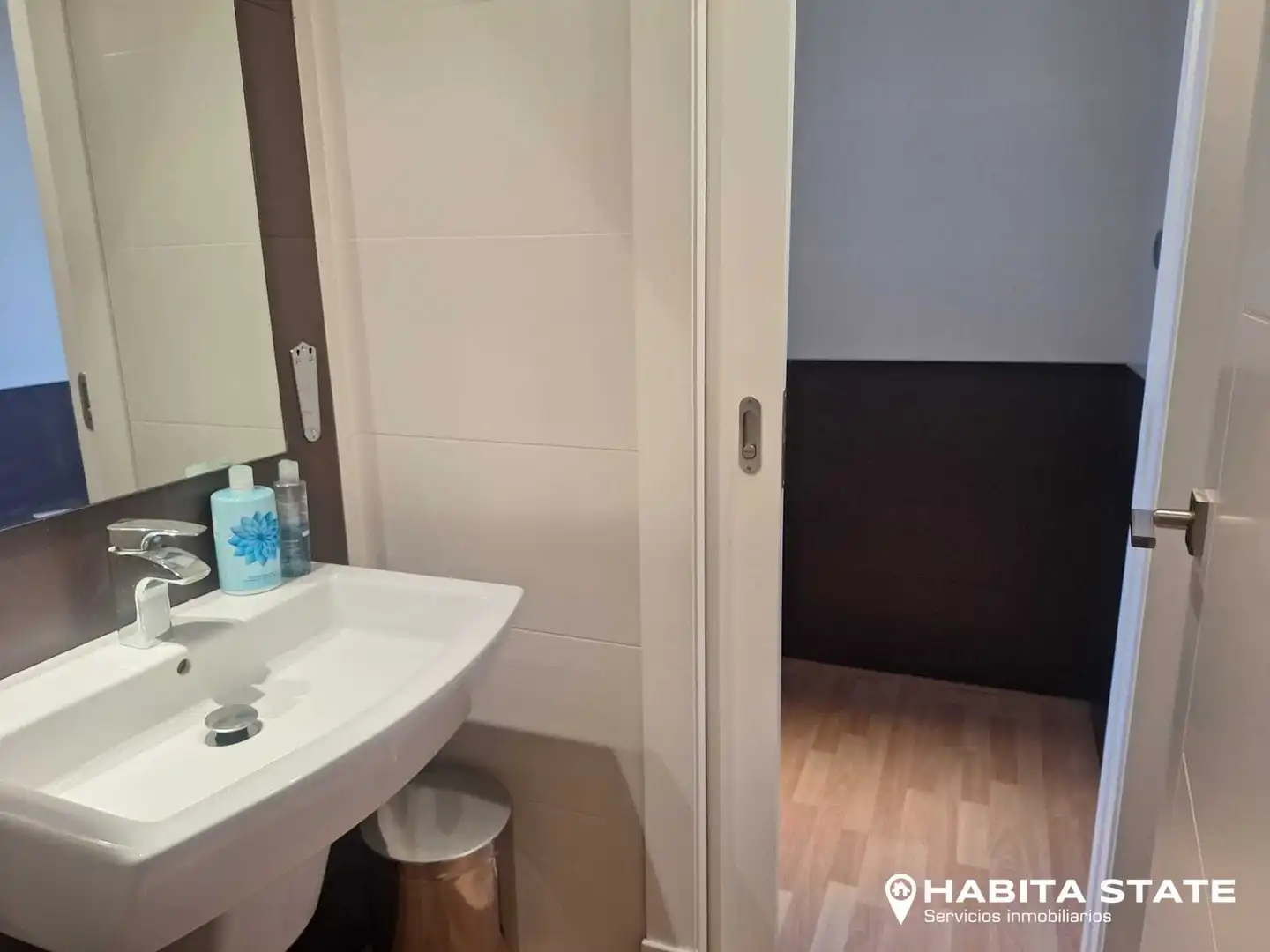 Badezimmer von Büro zur Miete in Almería mit Klimaanlage, Heizung und Möbliert