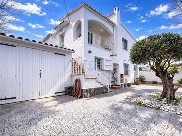 Villa in vendita a Calle Montseny