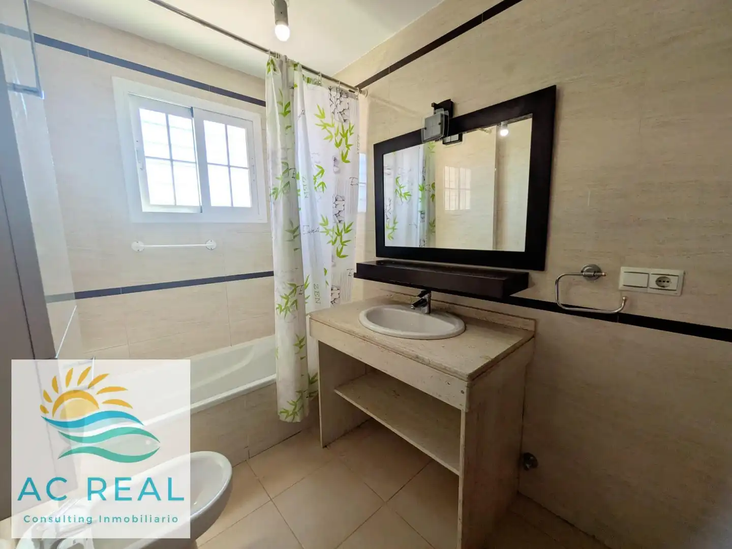 Baño de Casa adosada en venta en Ayamonte con Aire acondicionado, Jardín privado y Terraza
