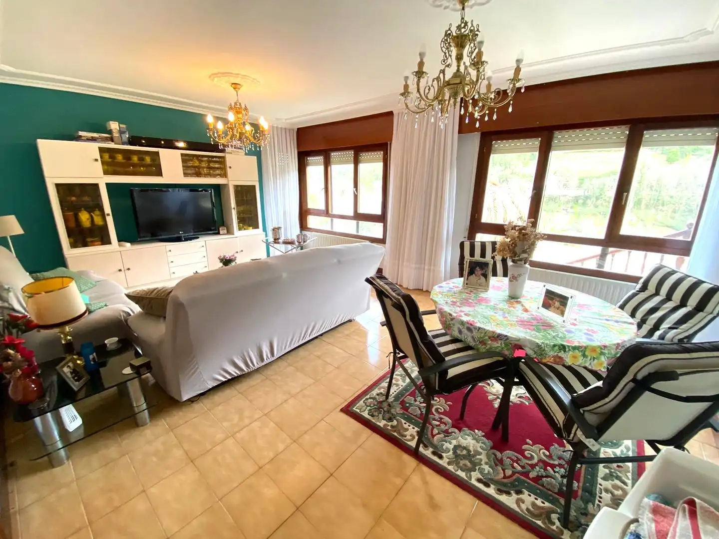 Sala d'estar de Casa o xalet en venda en Castro-Urdiales amb Calefacció, Jardí privat i Parquet
