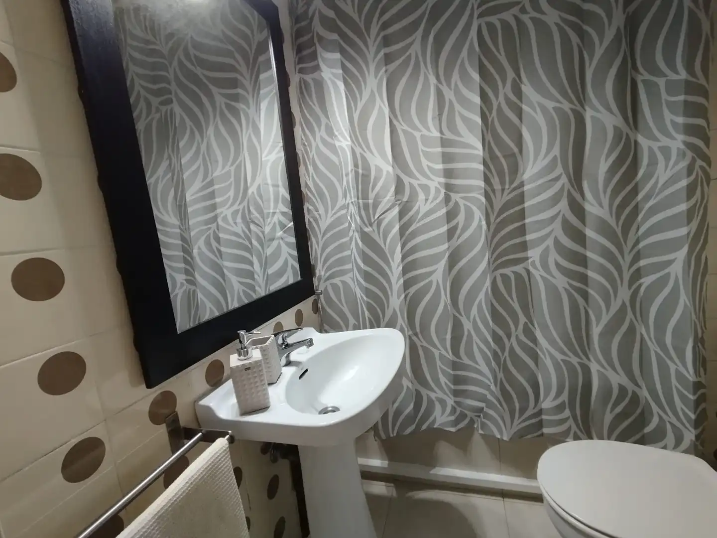Bathroom of Flat for sale in Tarragona  with Furnished and Oven