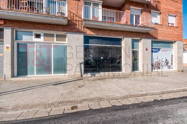 Local comercial en Venta en Carrer Garbí, 30 en Les Creus