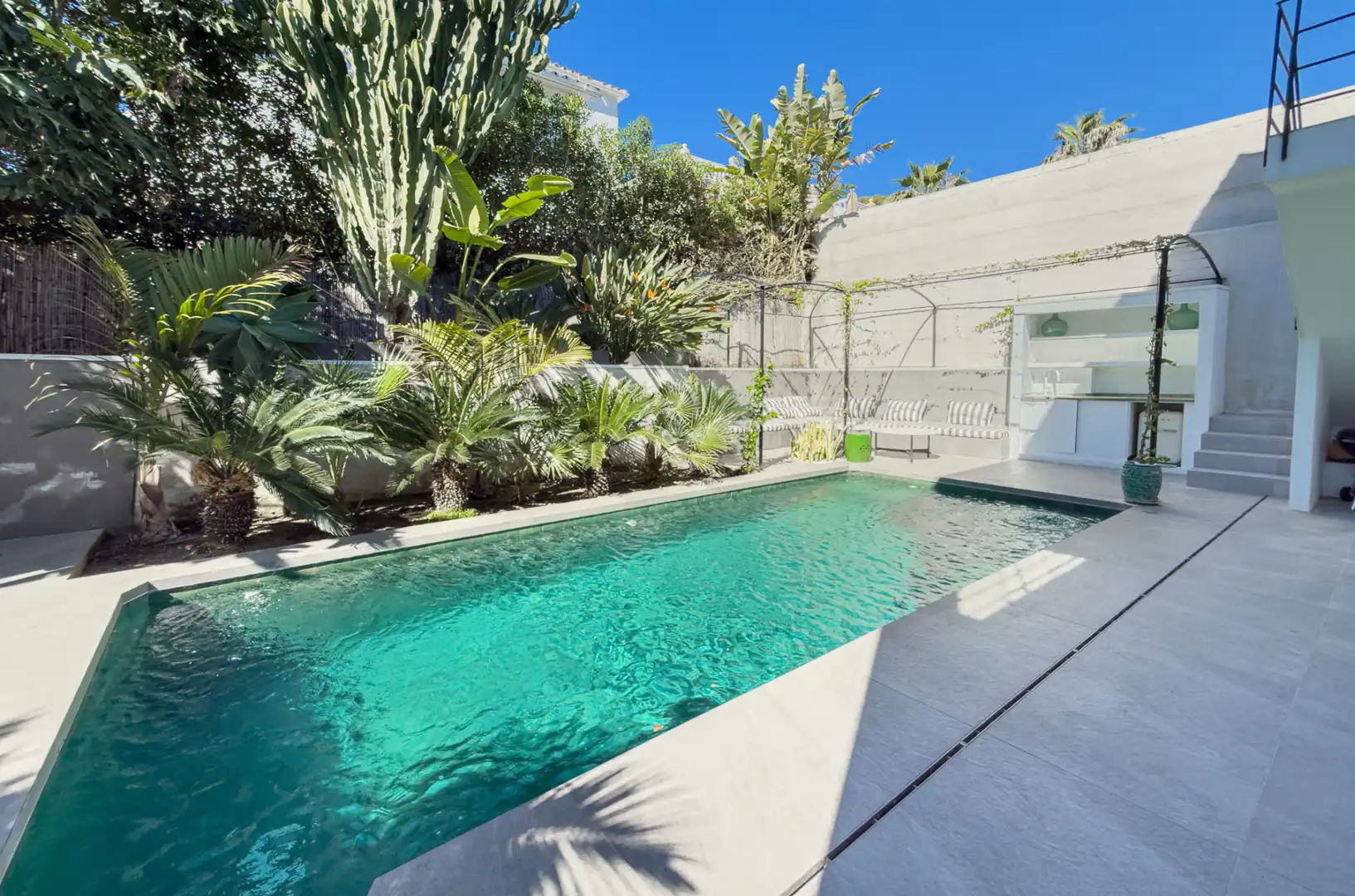 Piscina de Casa o xalet en venda en Marbella amb Aire condicionat, Jardí privat i Terrassa