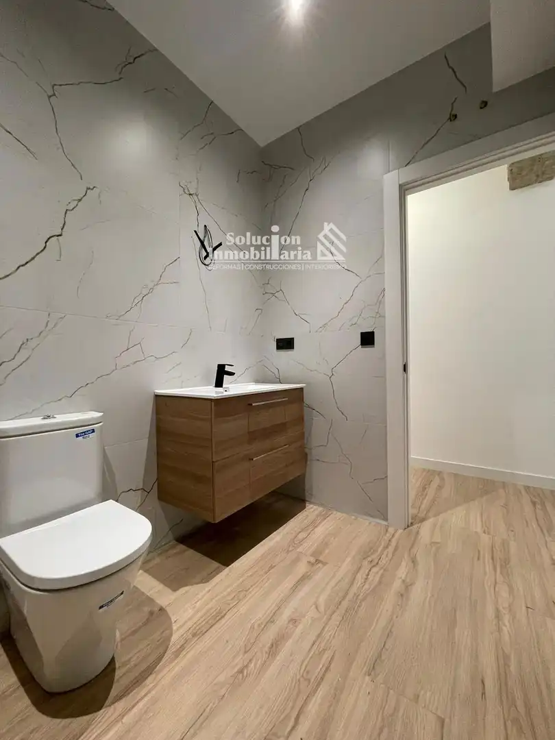 Bathroom of Flat for sale in Salamanca  with Heating and Terrace