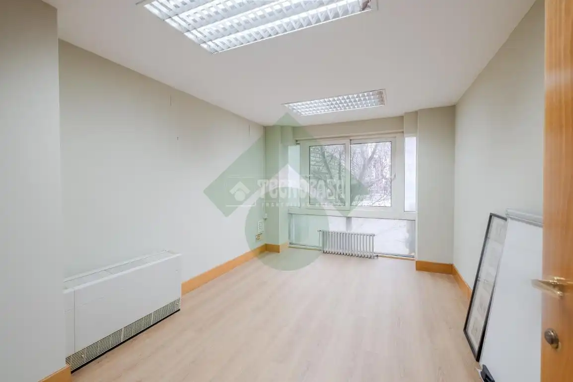 Büro zur Miete in Madrid mit Klimaanlage und Heizung