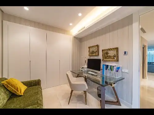 Sala d'estar de Casa o xalet en venda en Marbella amb Aire condicionat, Terrassa i Piscina
