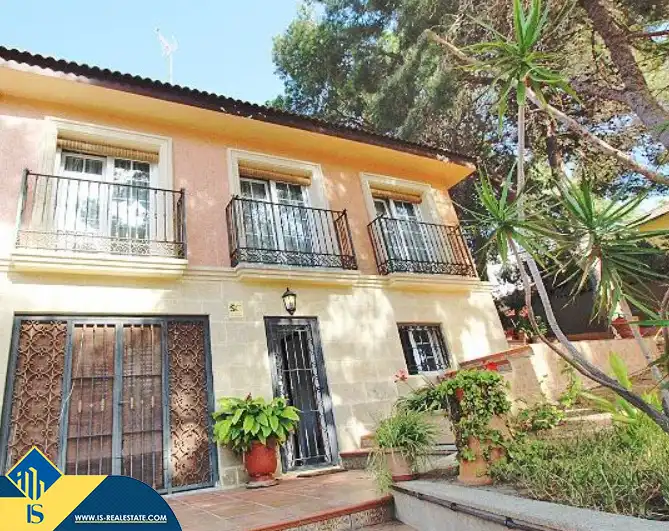 Villa mit Pool zum Verkauf in Los Balcones - Los Altos