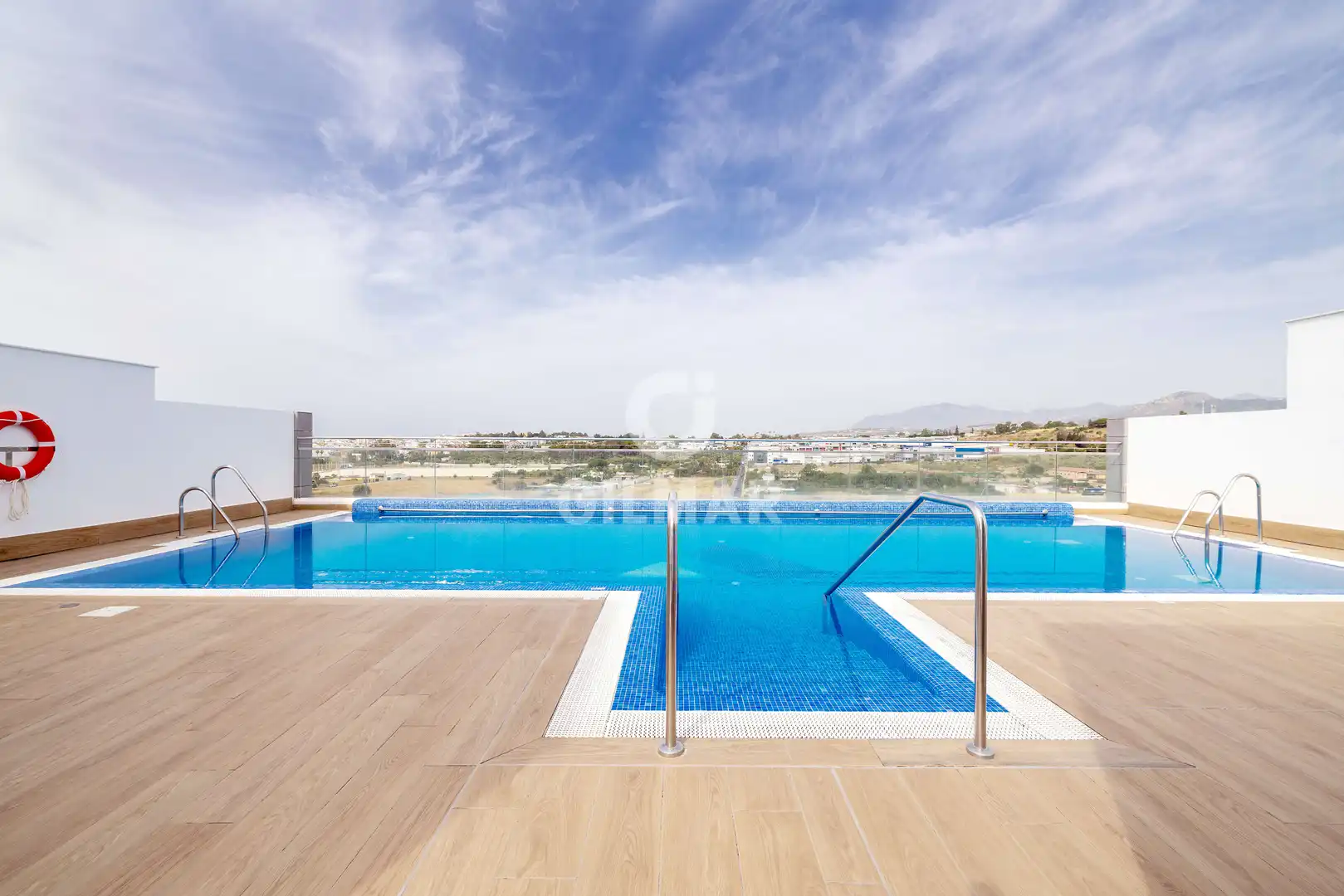 Piscina de Piso en venta en Marbella con Calefacción, Trastero y Piscina